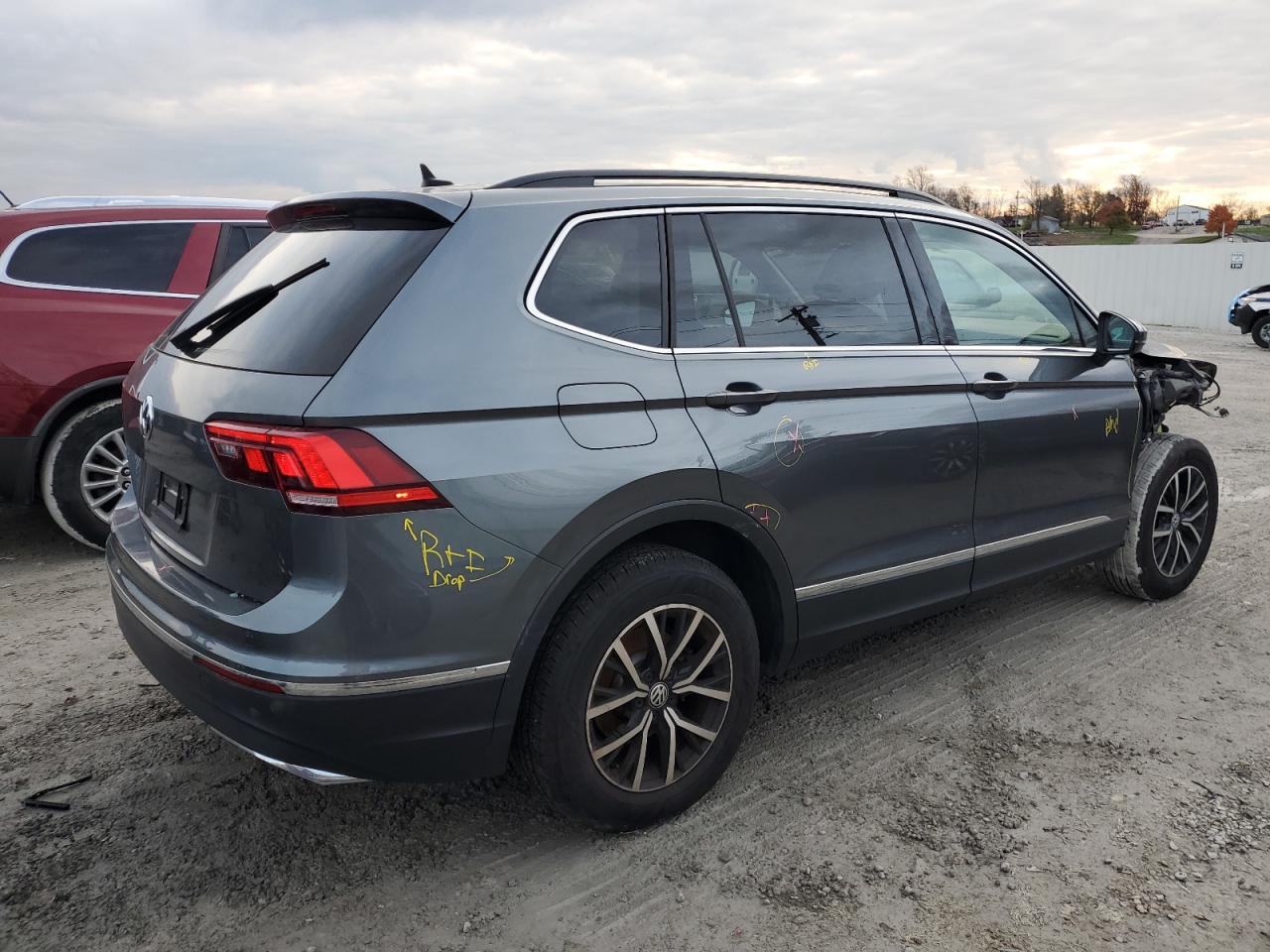 2021 Volkswagen Tiguan - Image 3