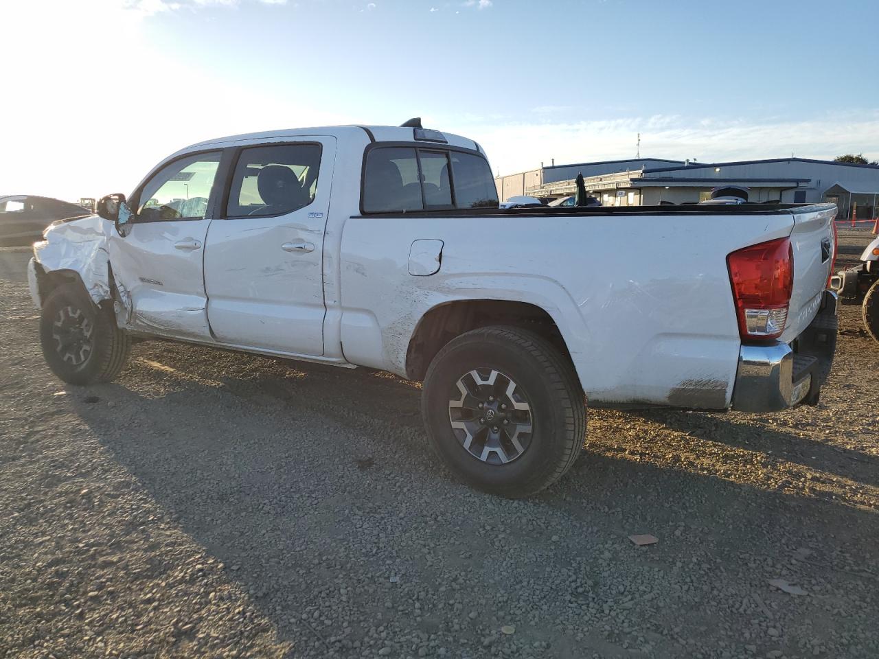2016 Toyota Tacoma - Image 2
