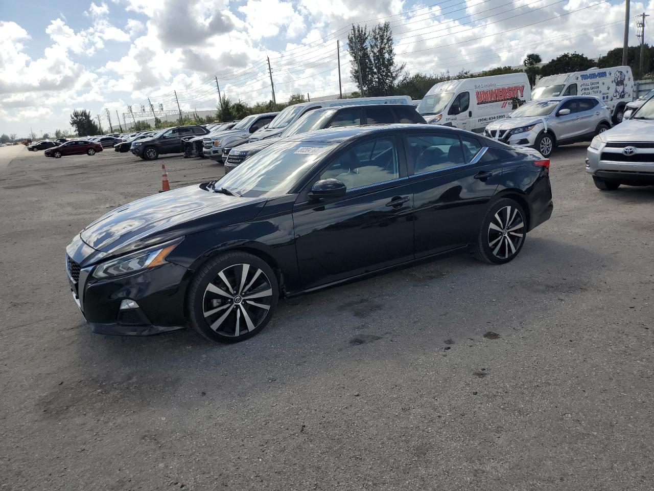 2022 Nissan Altima - Image 1
