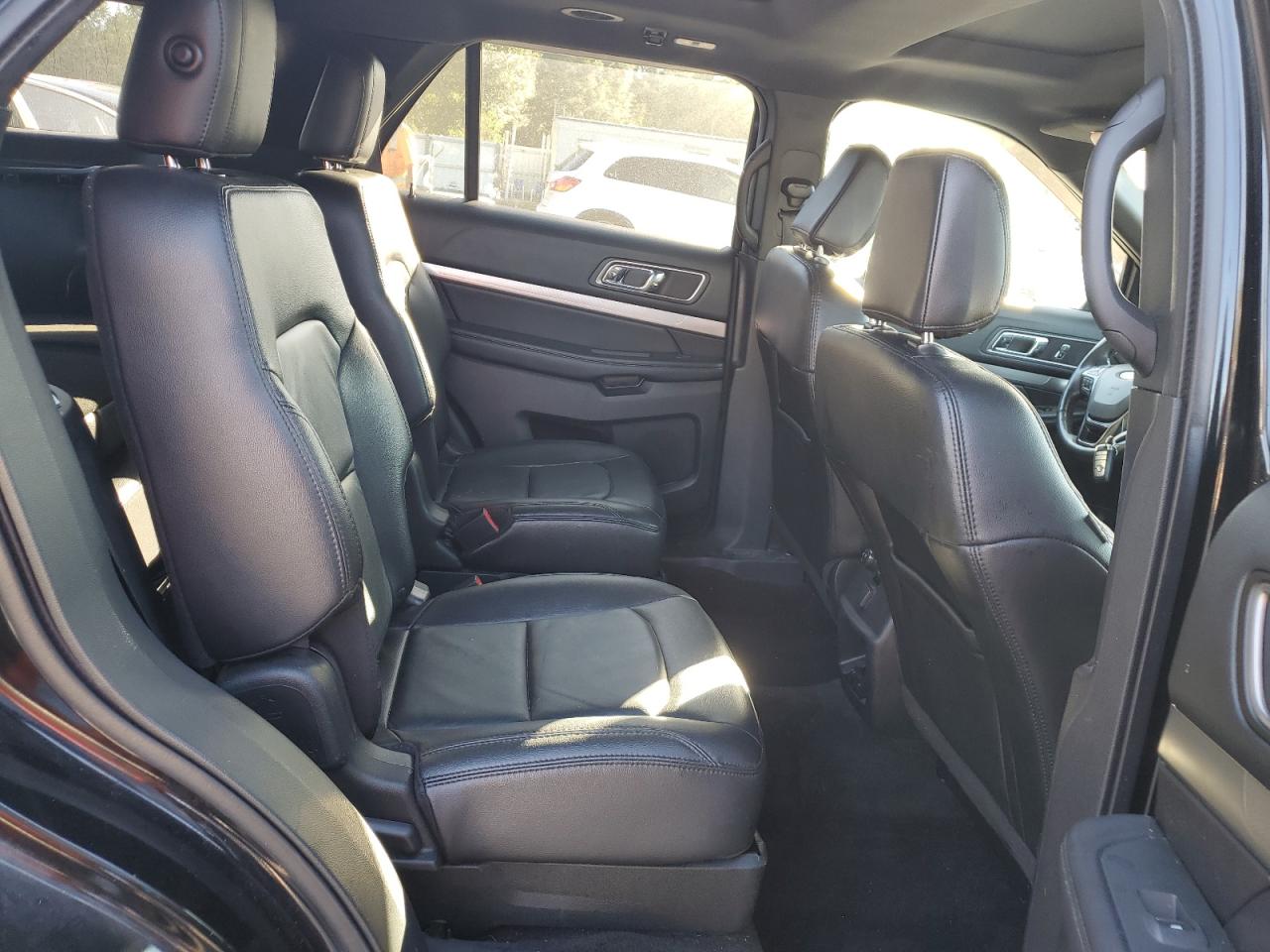 2018 Ford Explorer - Image 11