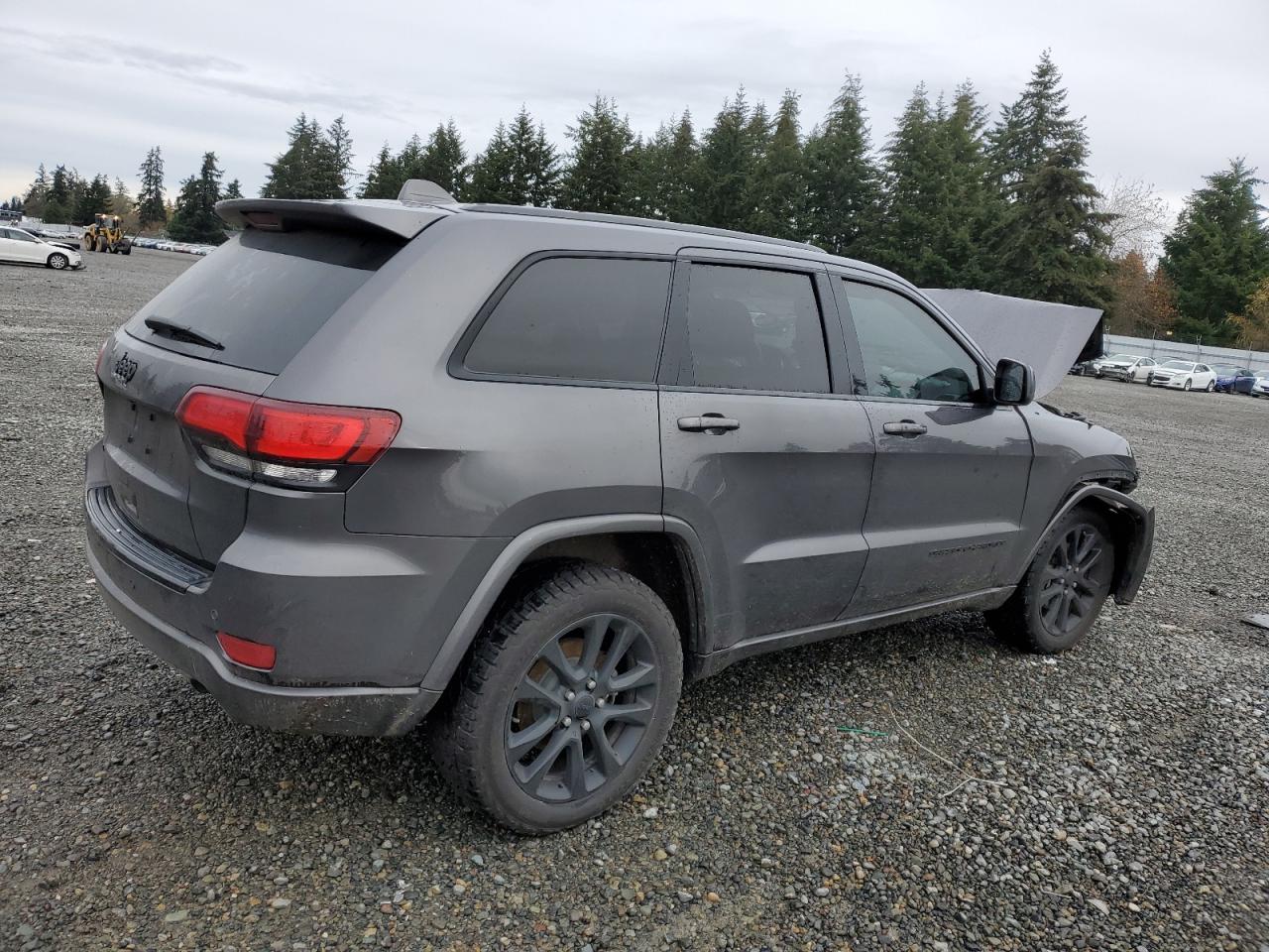2018 Jeep Grand Cherokee - Image 3