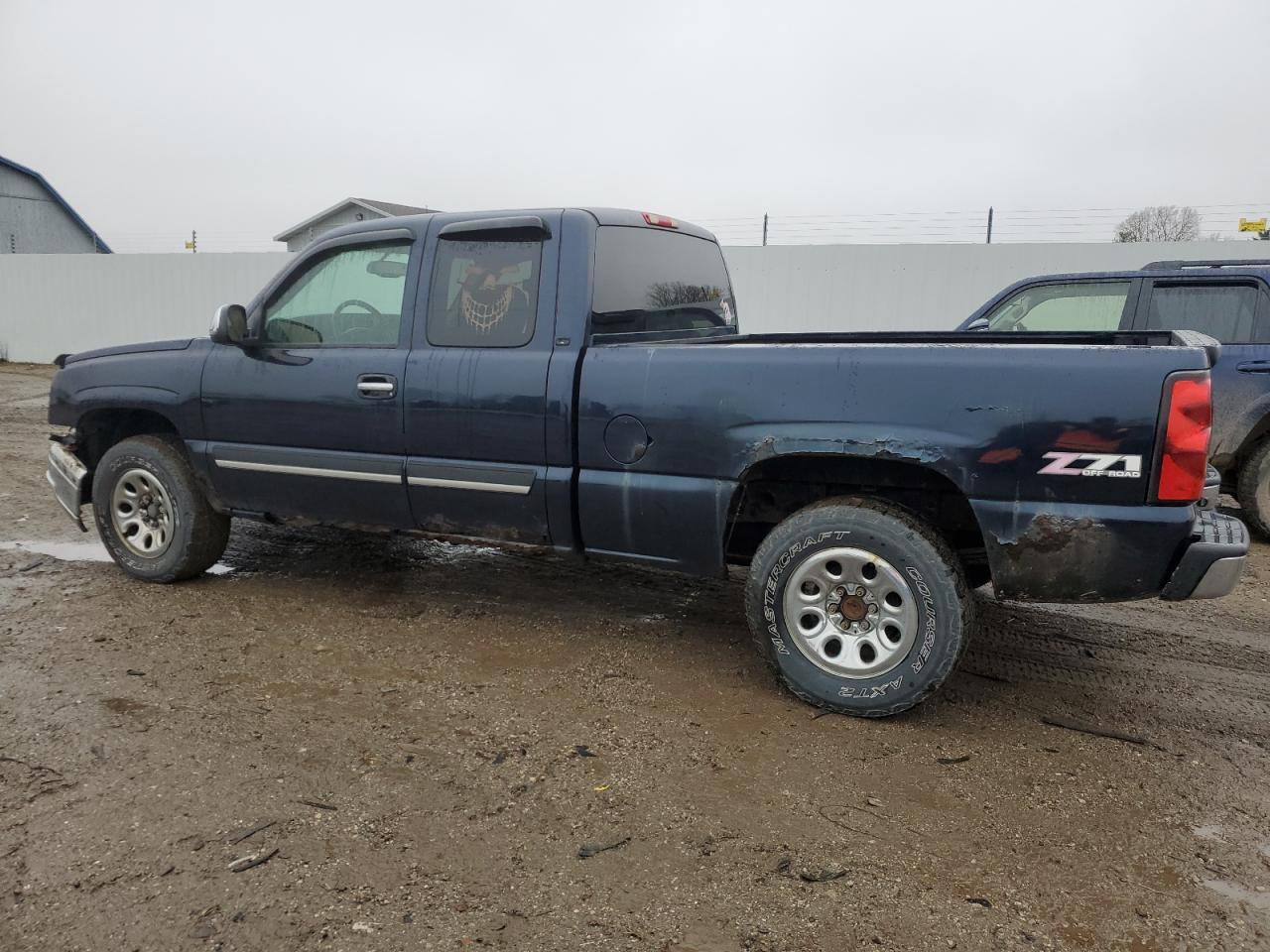 2005 Chevrolet Silverado - Image 2