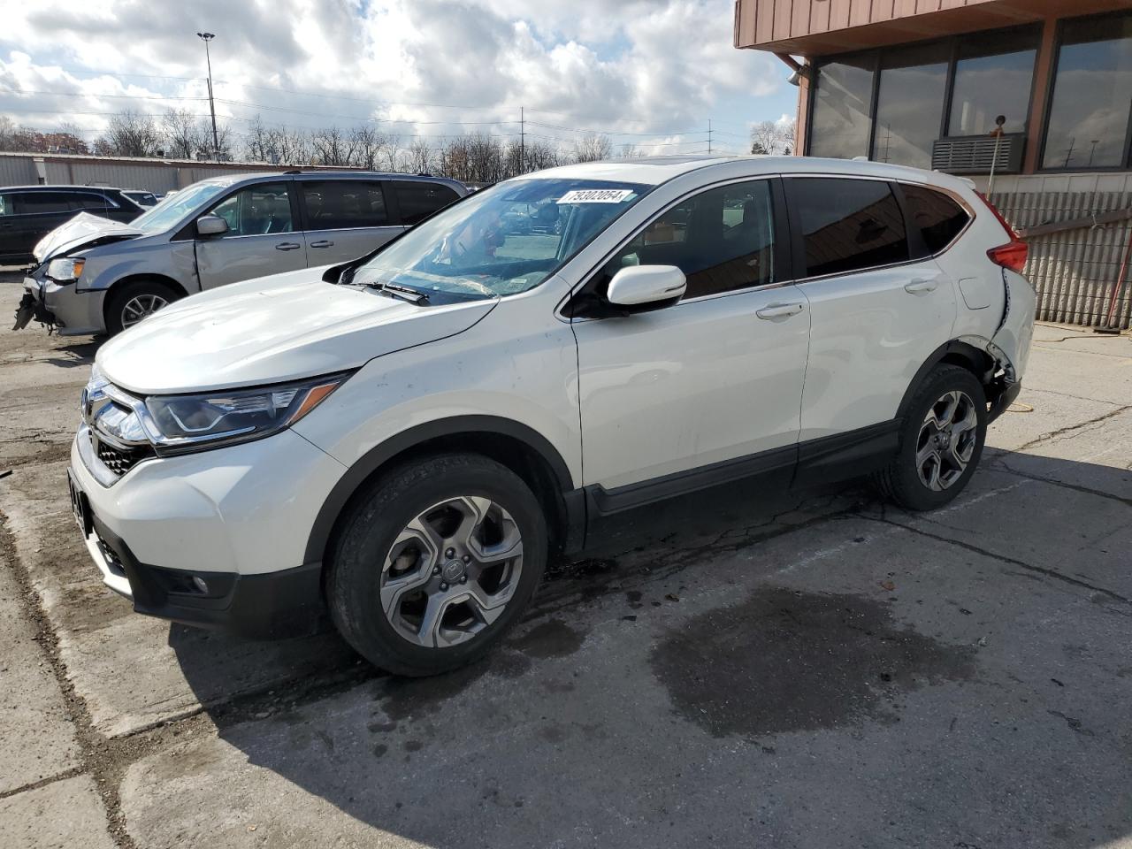 VIN 2HKRW2H86JH615295 2018 HONDA CRV no.1