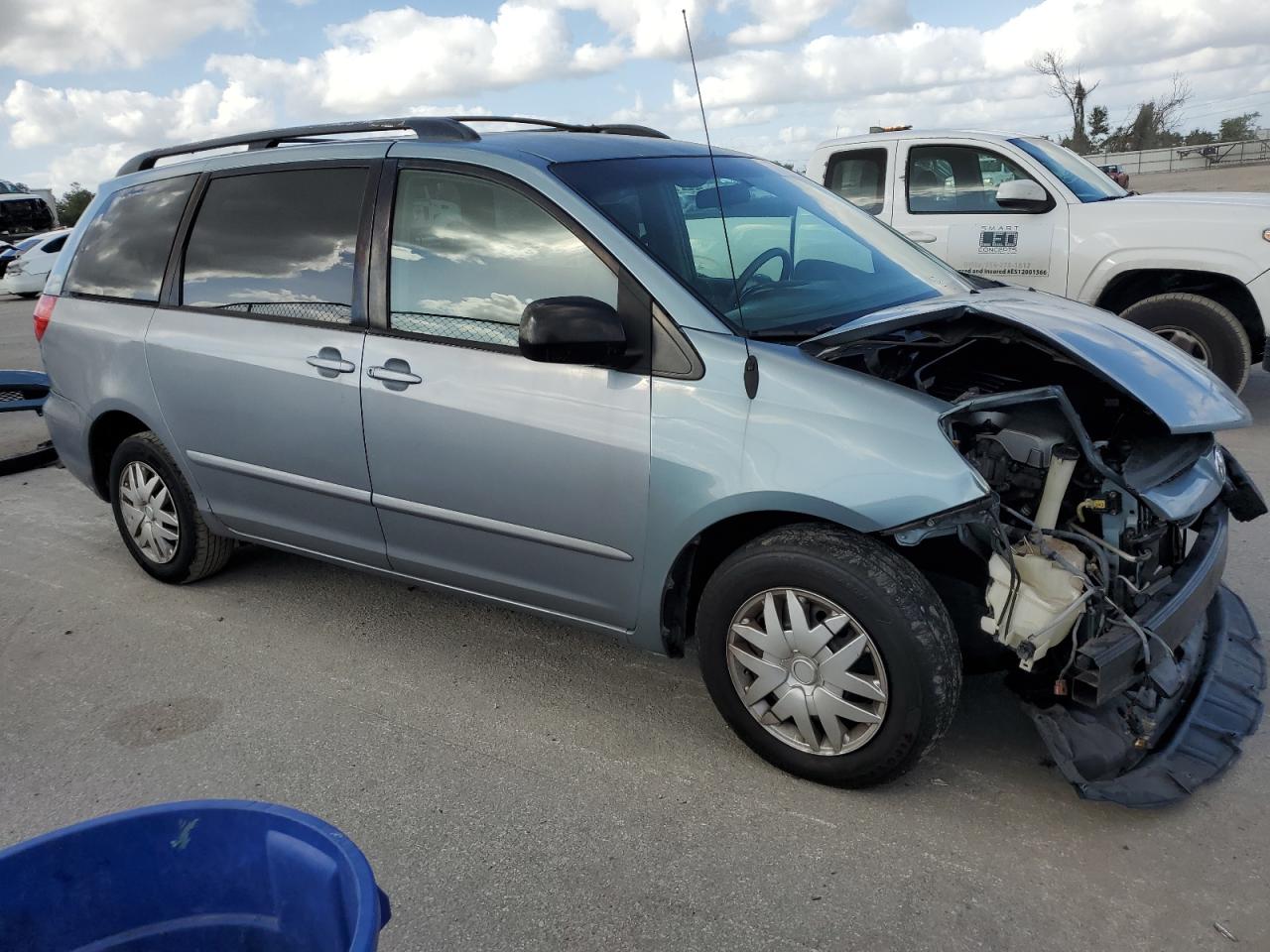 2009 Toyota Sienna - Image 4