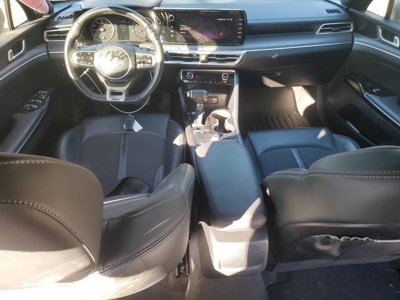 2023 Kia K5 - Image 8