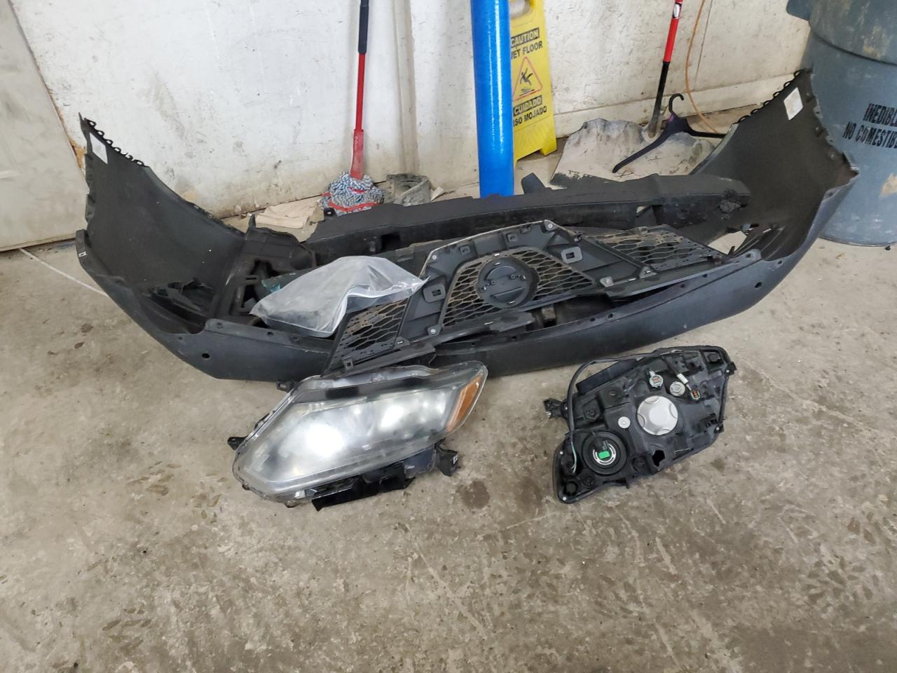 2014 Nissan Rogue - Image 13