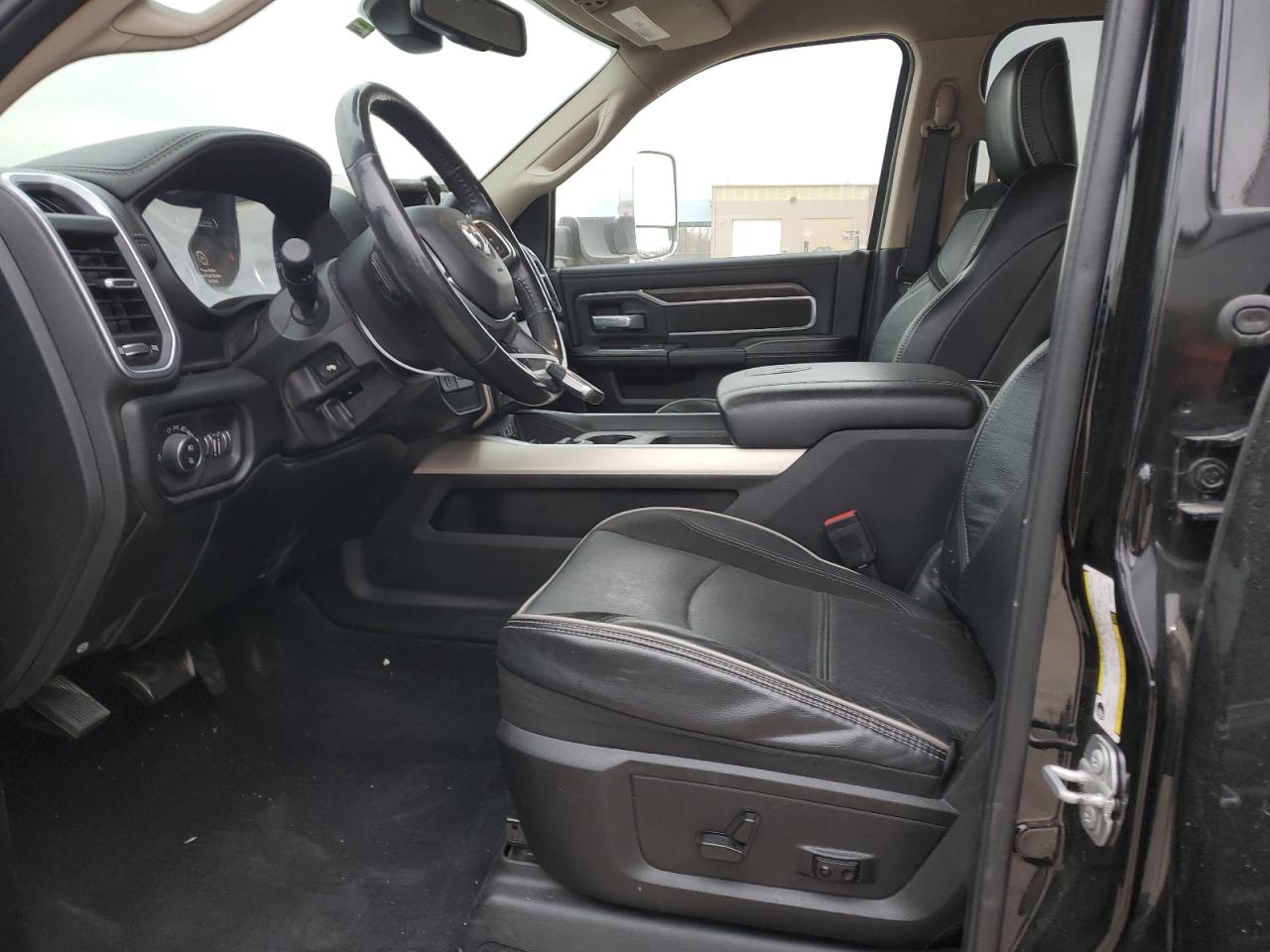 2019 Ram 2500 Laramie VIN: 3C6UR5NL8KG685586 Lot: 82000234