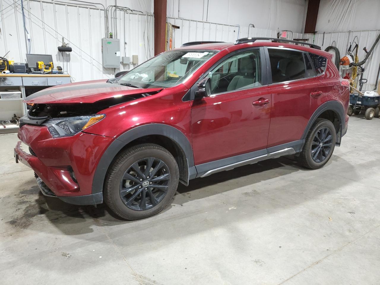 VIN 2T3RFREV2JW724820 2018 TOYOTA RAV4 no.1