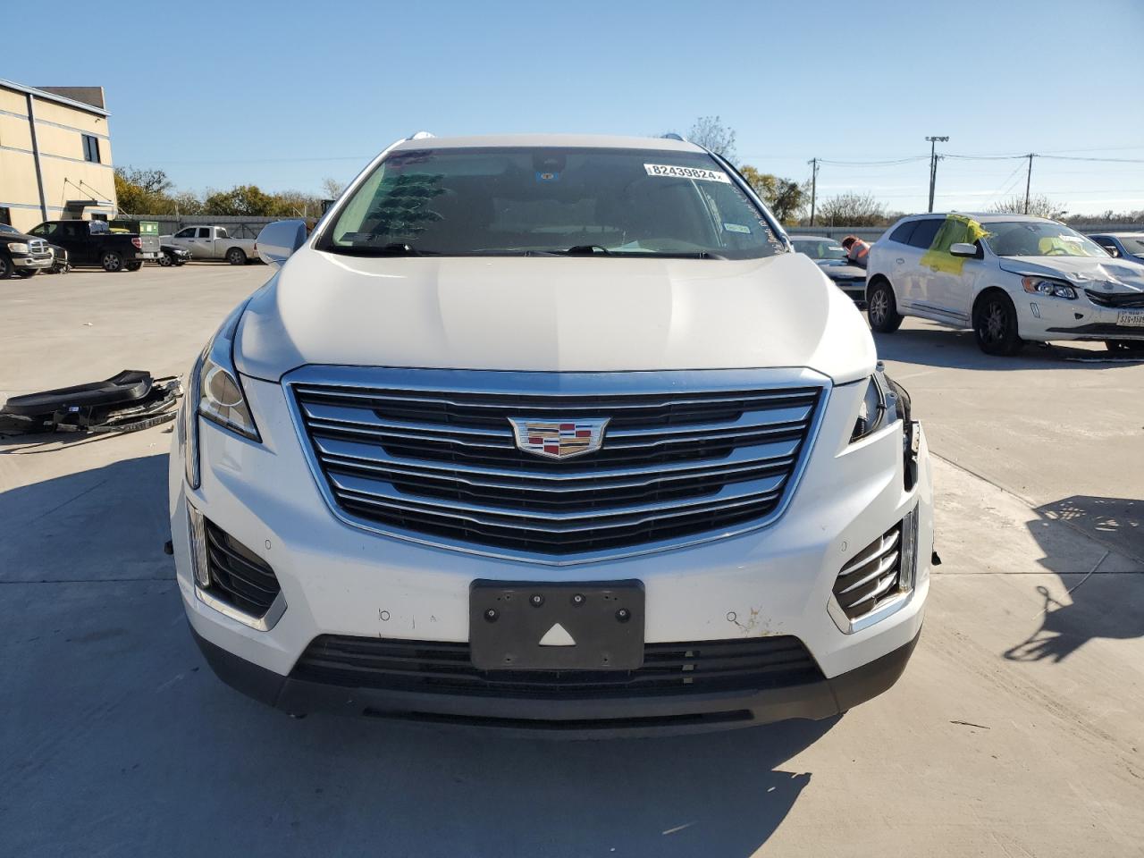 VIN 1GYKNCRS7KZ124050 2019 CADILLAC XT5 no.5