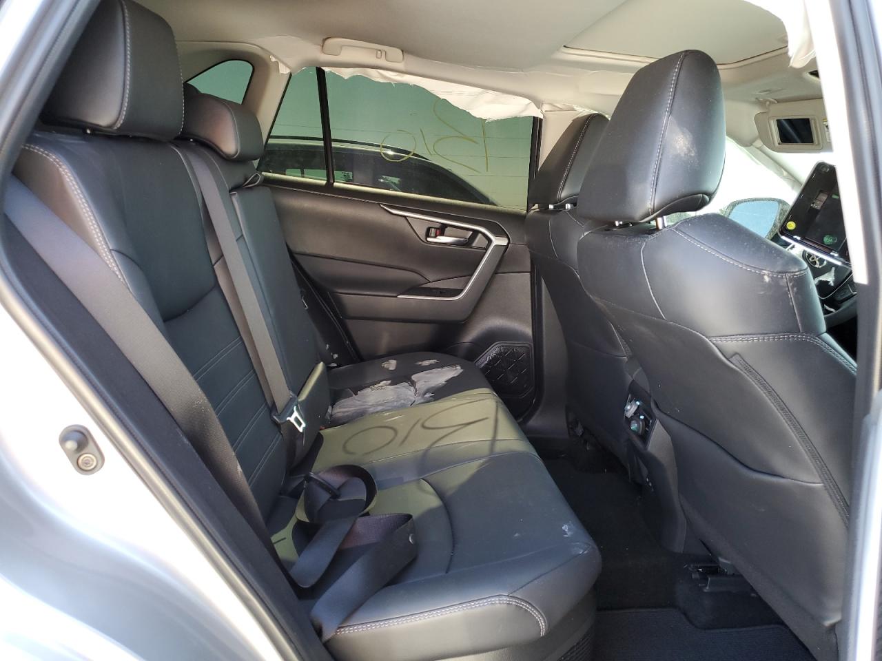 2024 Toyota RAV 4 - Image 11