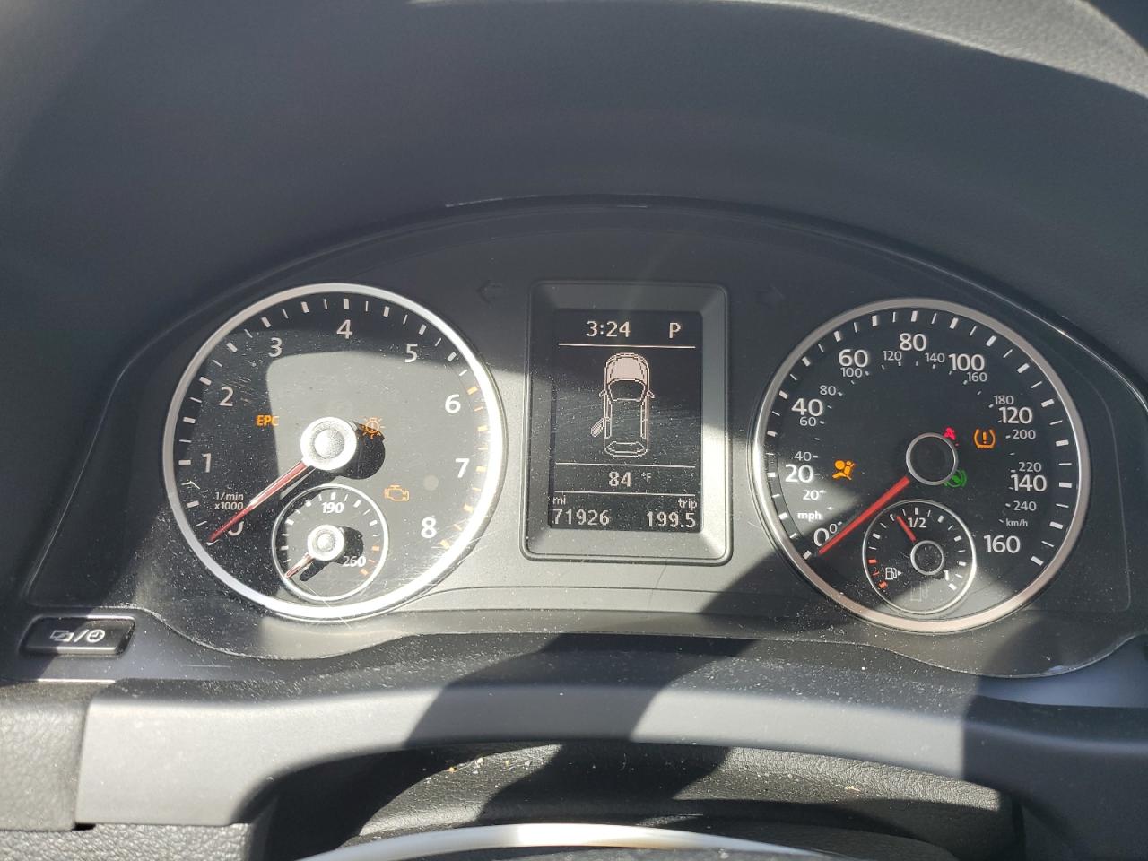 2017 Volkswagen Tiguan - Image 9