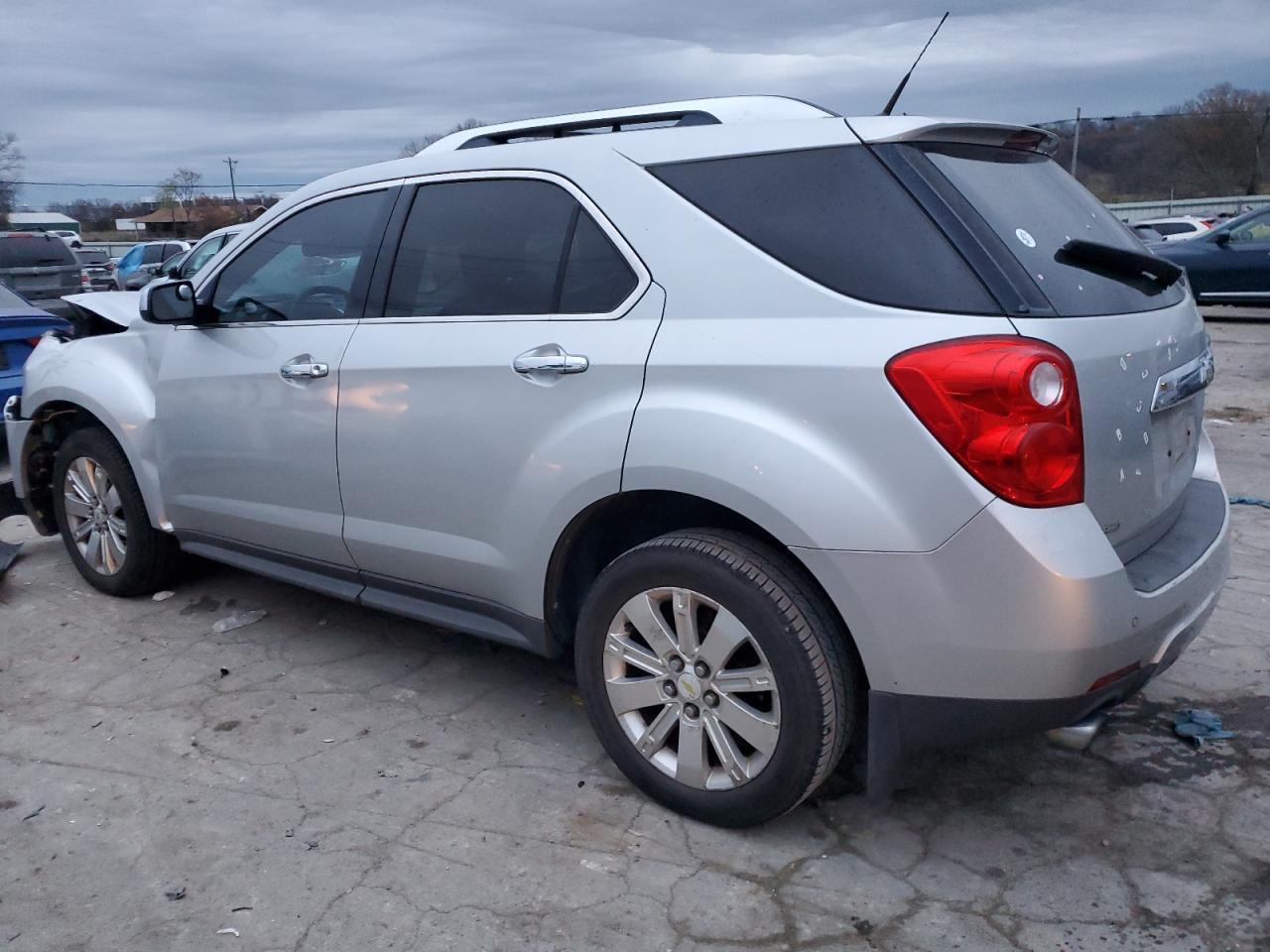 2010 Chevrolet Equinox - Image 2