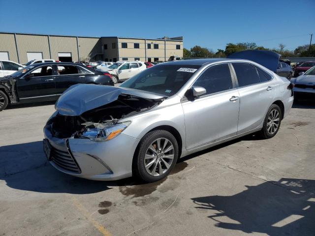  TOYOTA CAMRY 2015 Srebrny