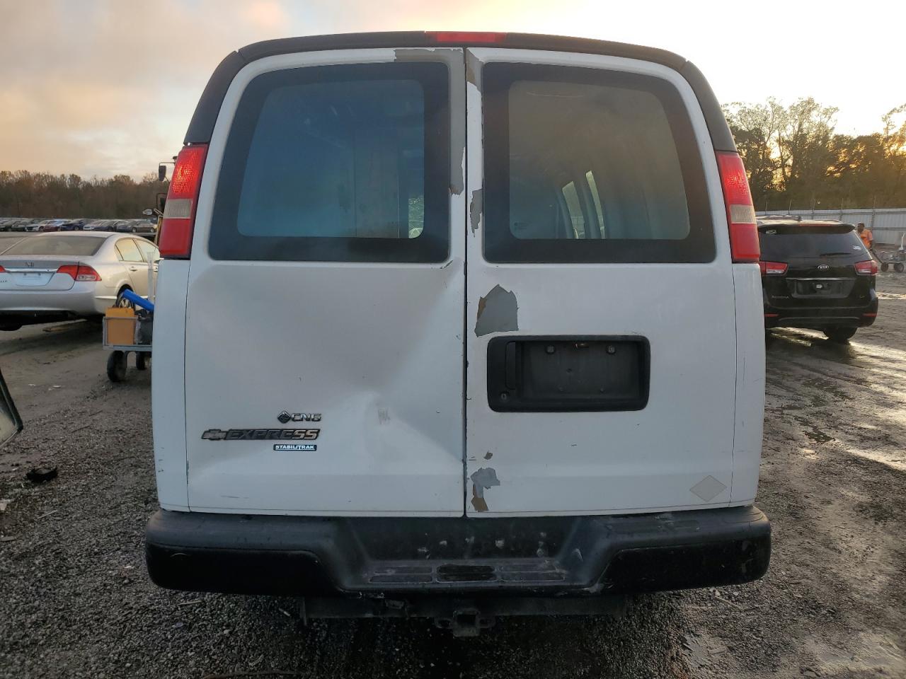 2012 Chevrolet Express - Image 6