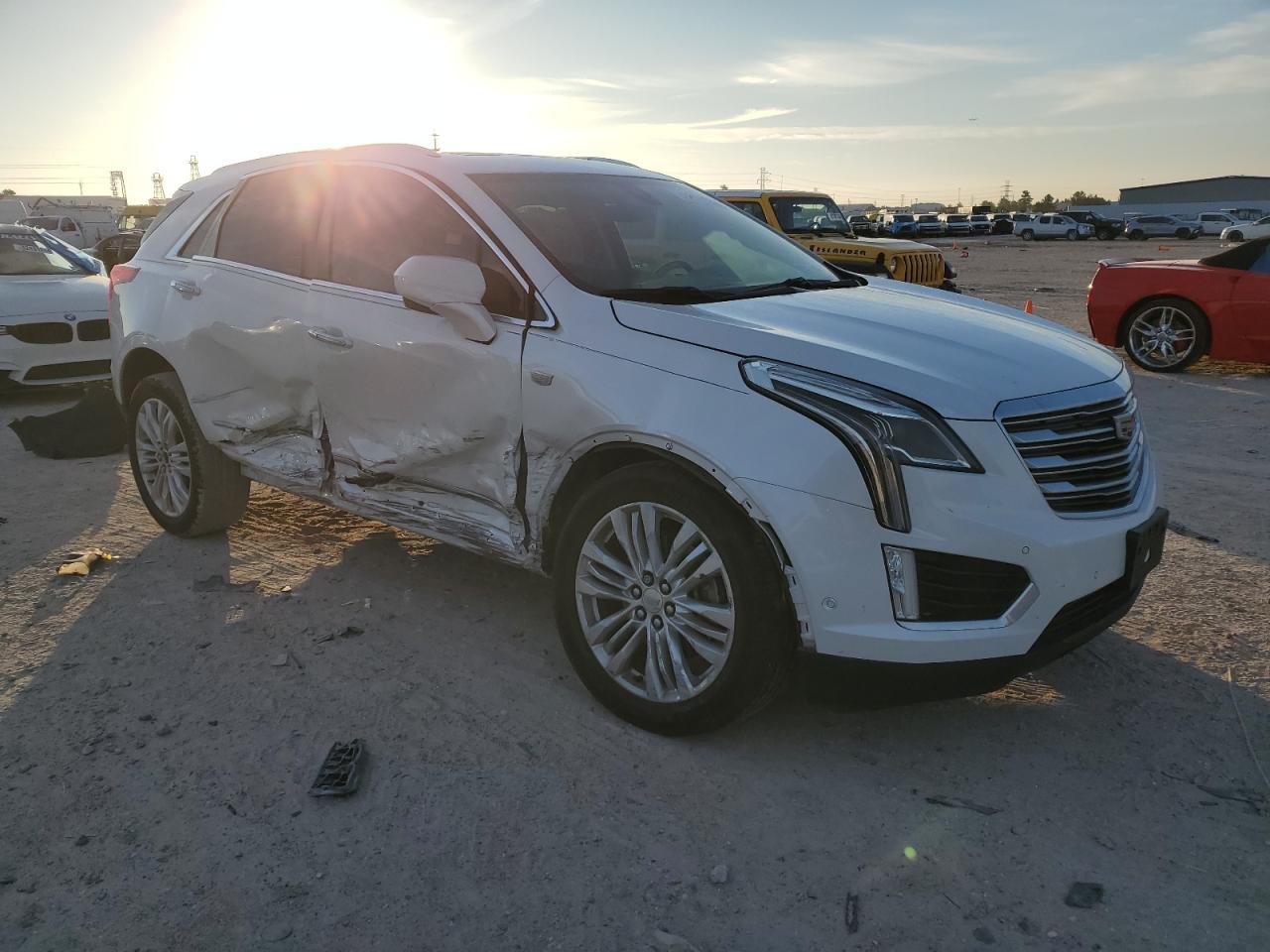 VIN 1GYKNERS7KZ198628 2019 CADILLAC XT5 no.4