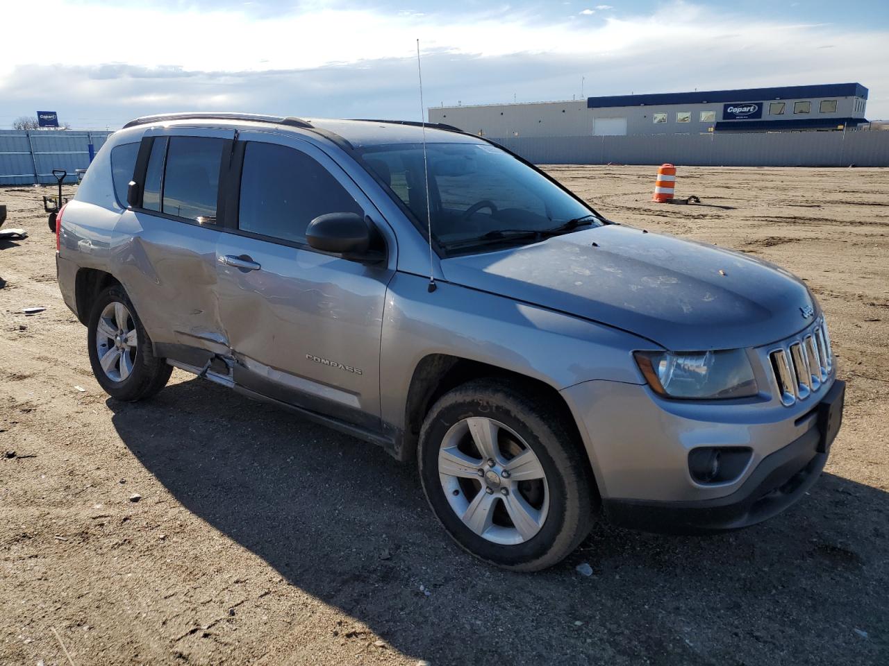 VIN 1C4NJDBB2GD509776 2016 JEEP COMPASS no.4