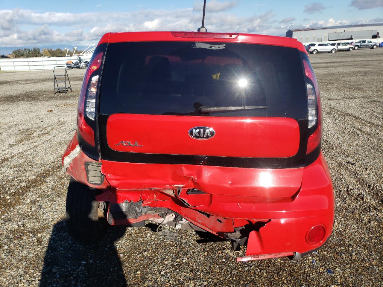 2018 Kia Soul + VIN: KNDJP3A57J7527697 Lot: 82665814