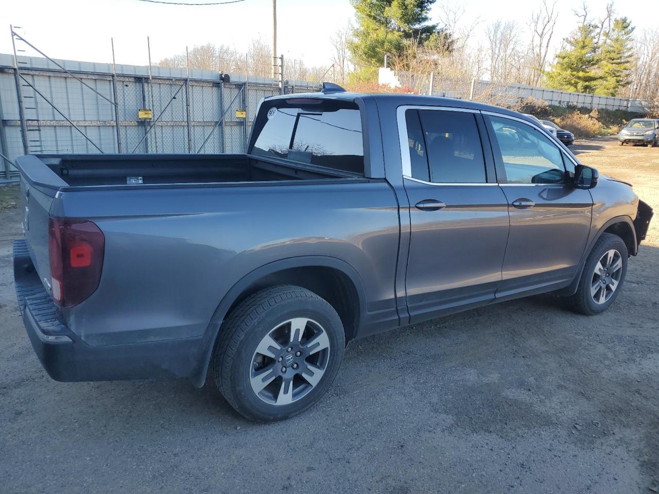 2019 Honda Ridgeline - Image 3