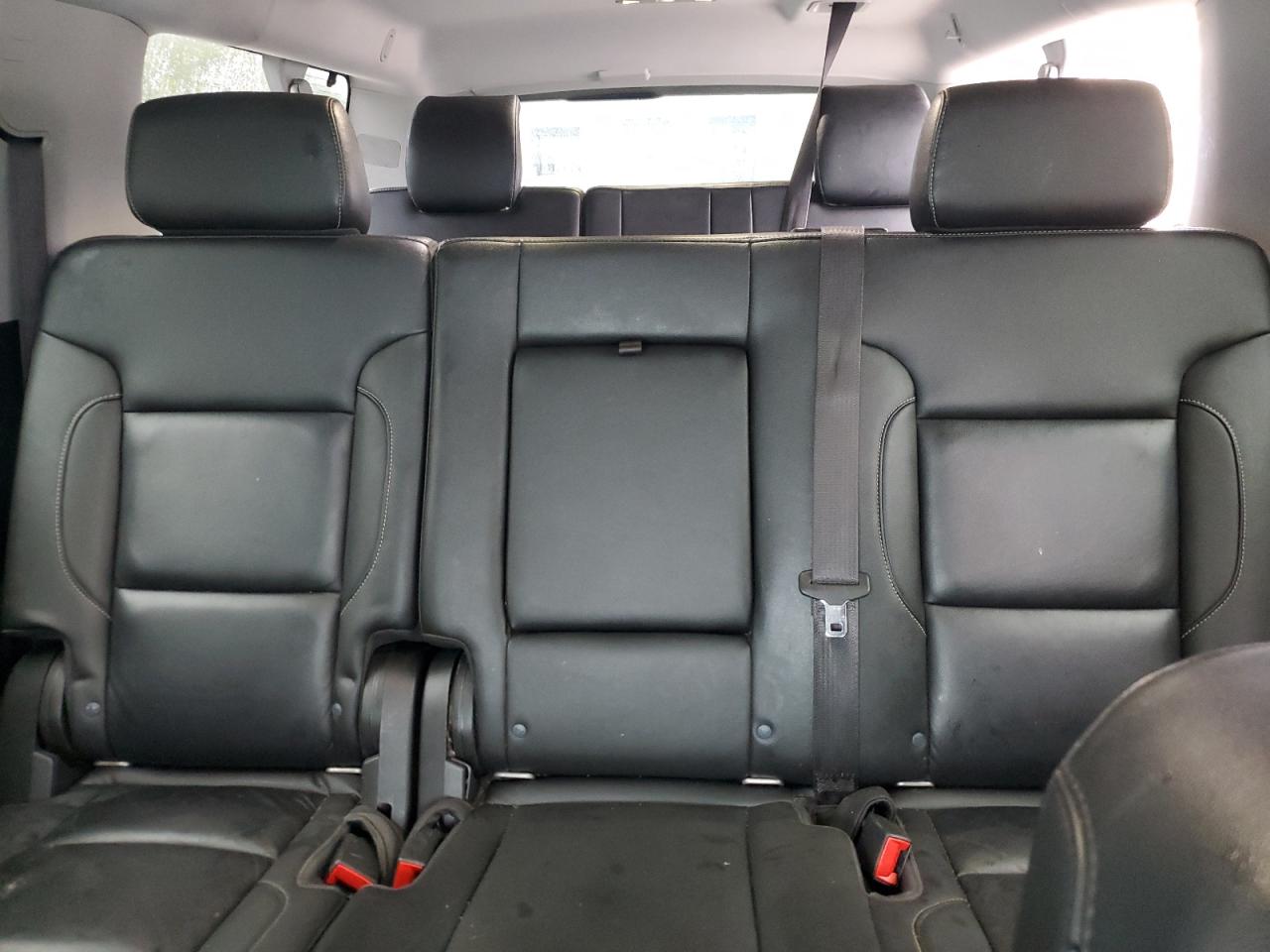2019 Chevrolet Suburban - Image 10