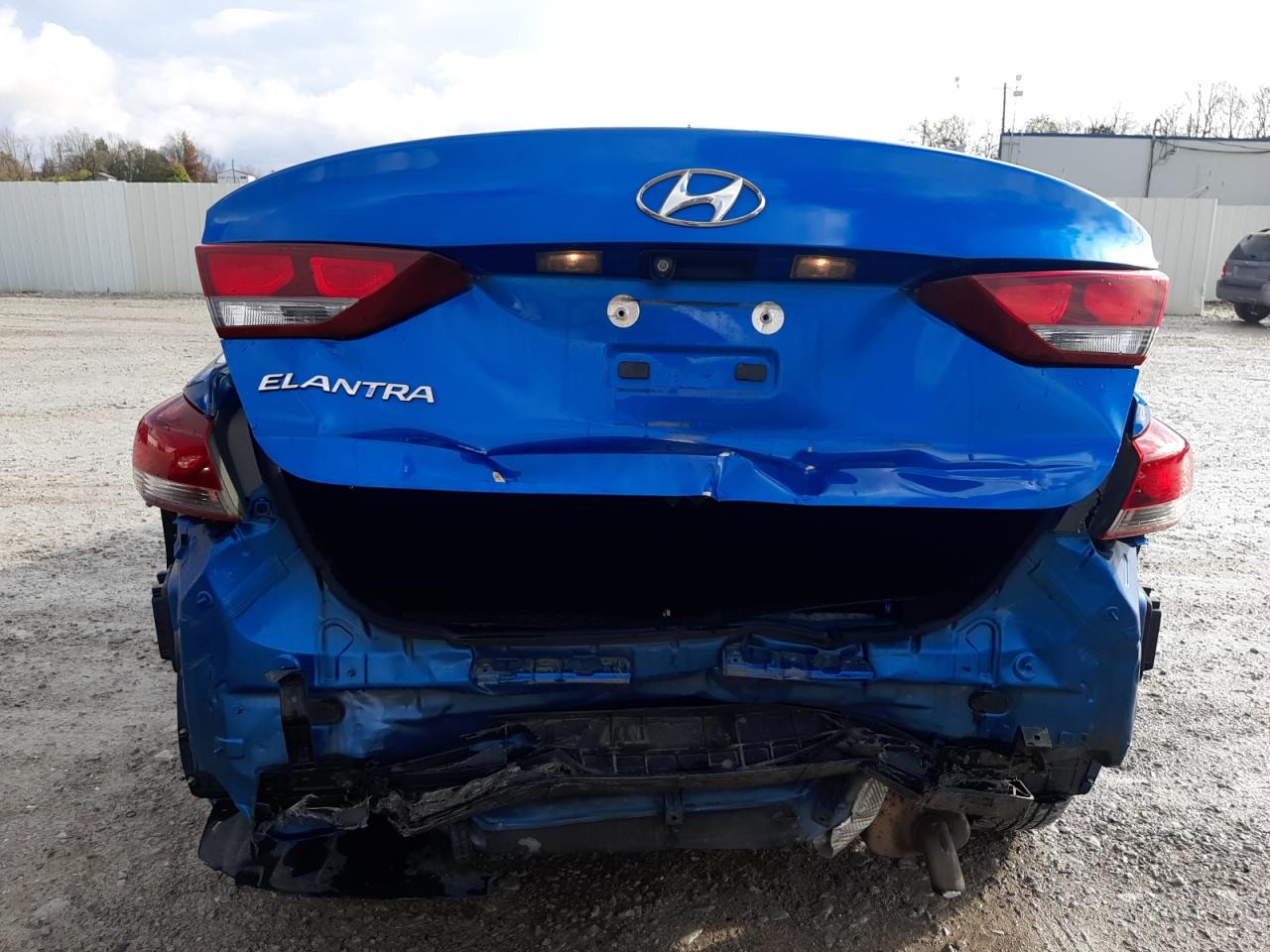 2017 Hyundai Elantra - Image 6