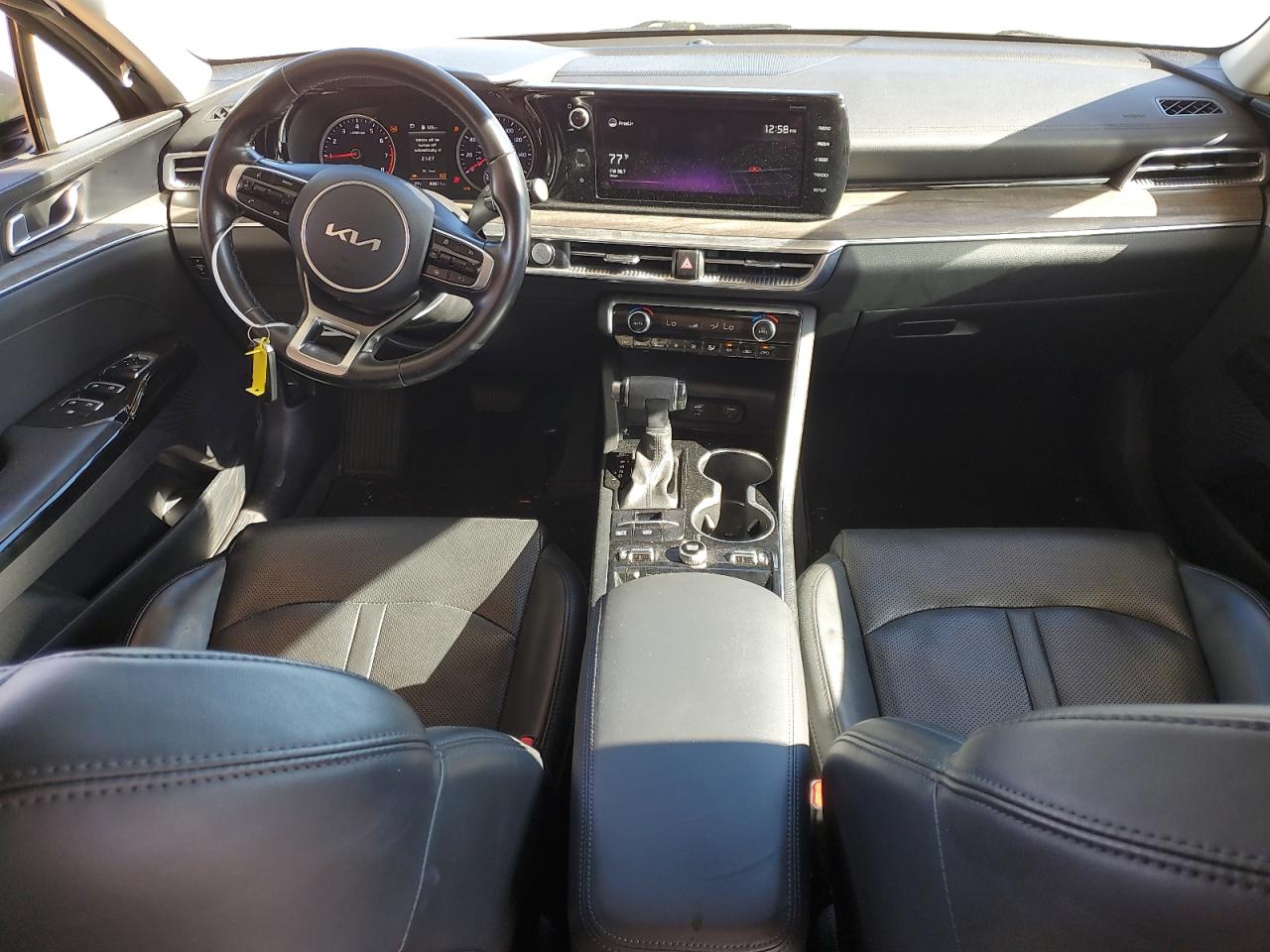 2022 Kia K5 - Image 8