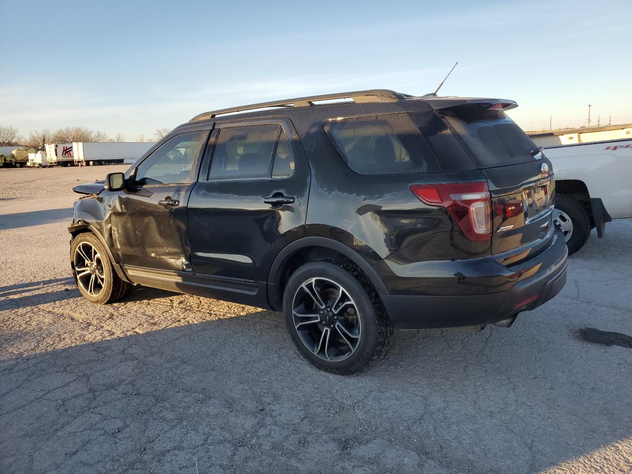 2015 Ford Explorer - Image 2