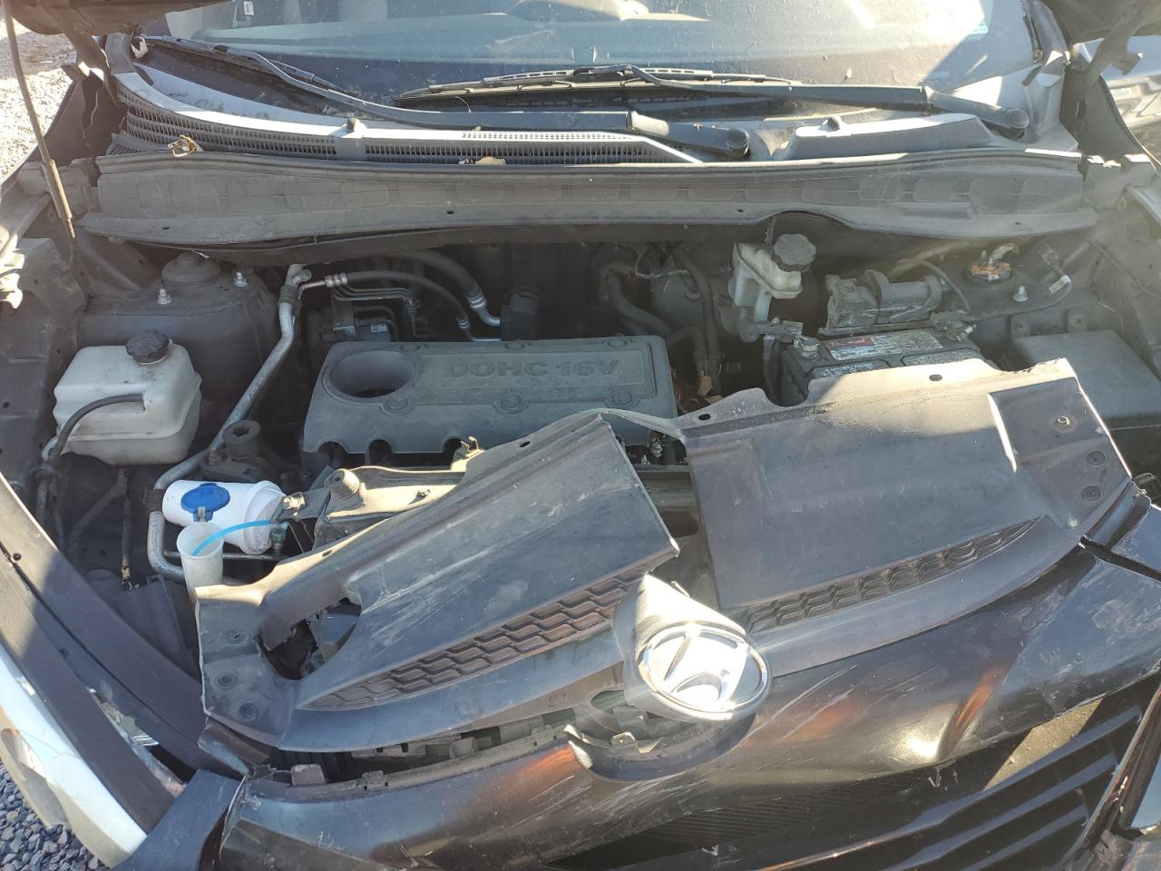 2011 Hyundai Tucson - Image 12