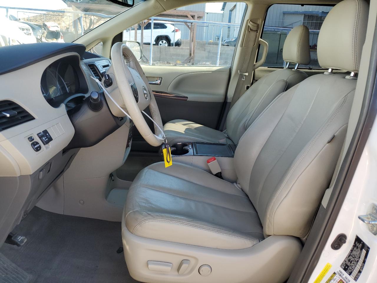 2014 Toyota Sienna - Image 7