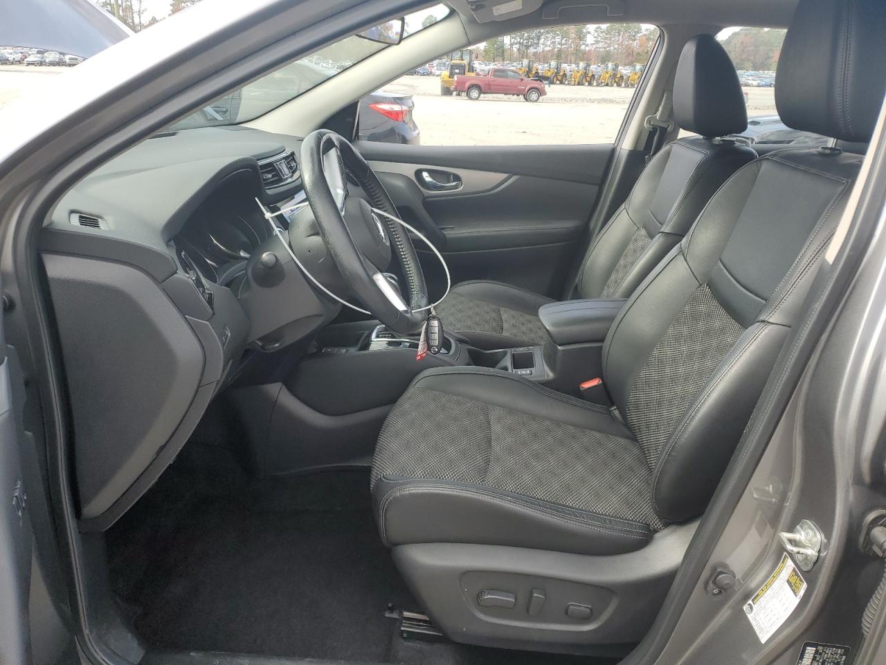 2020 Nissan Rogue - Image 7
