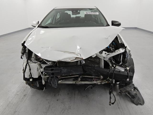  TOYOTA COROLLA 2018 Белы