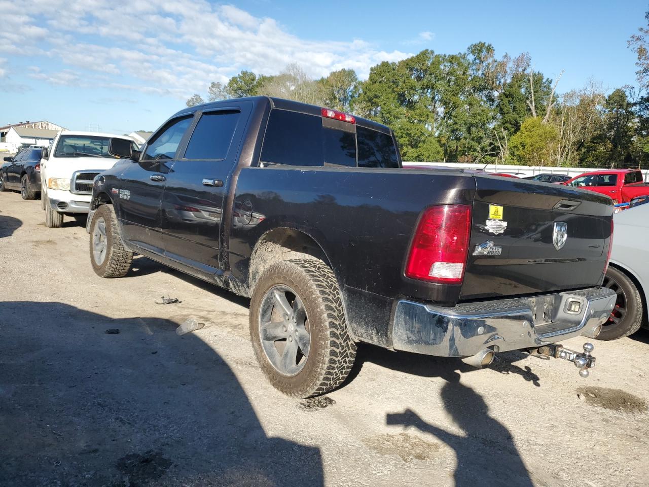 2016 RAM 1500 - Image 2