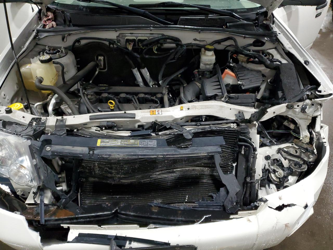 2010 Ford Escape - Image 12