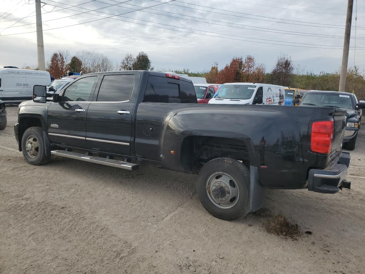 2016 Chevrolet Silverado - Image 2