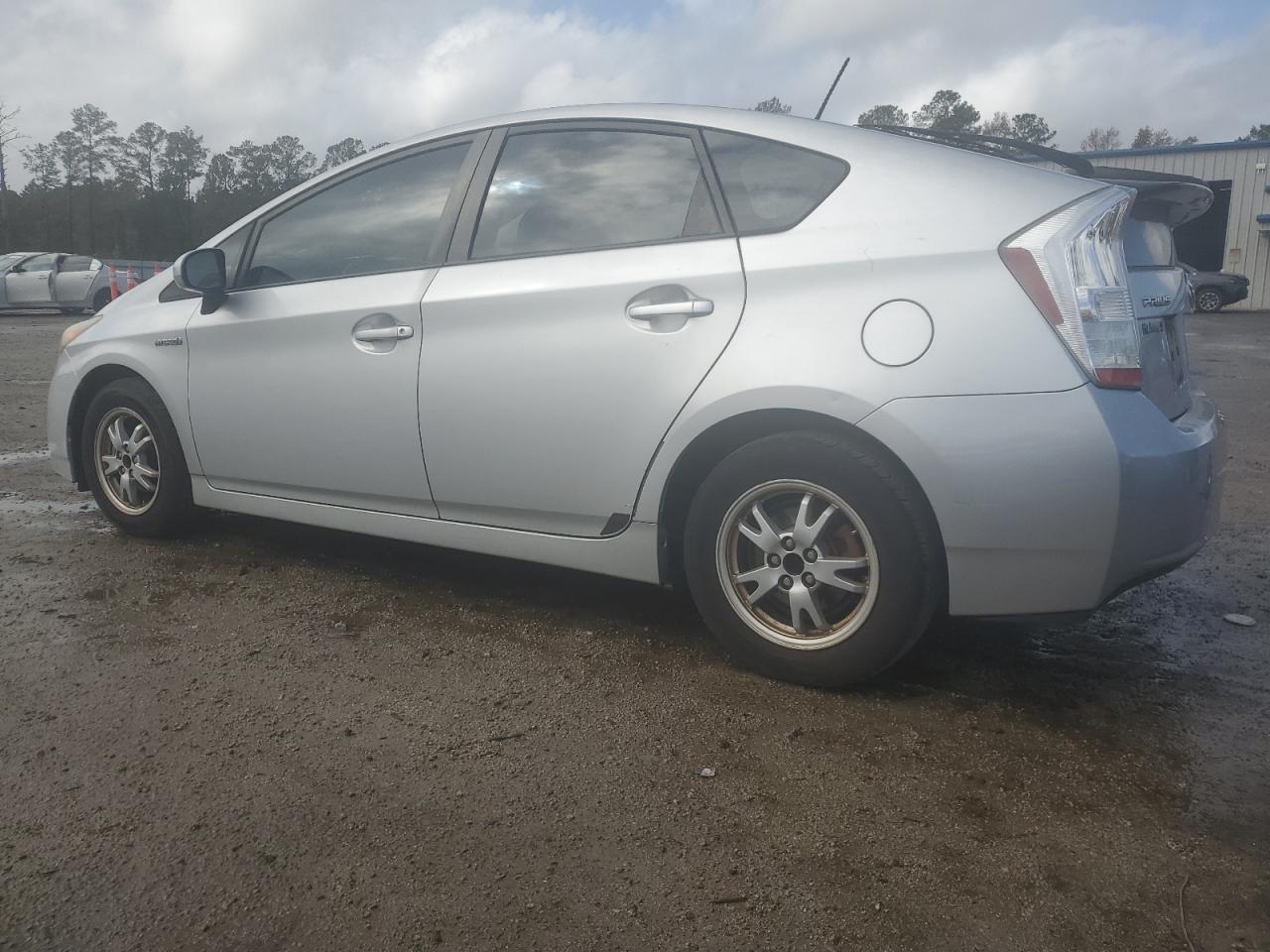 2010 Toyota Prius - Image 2