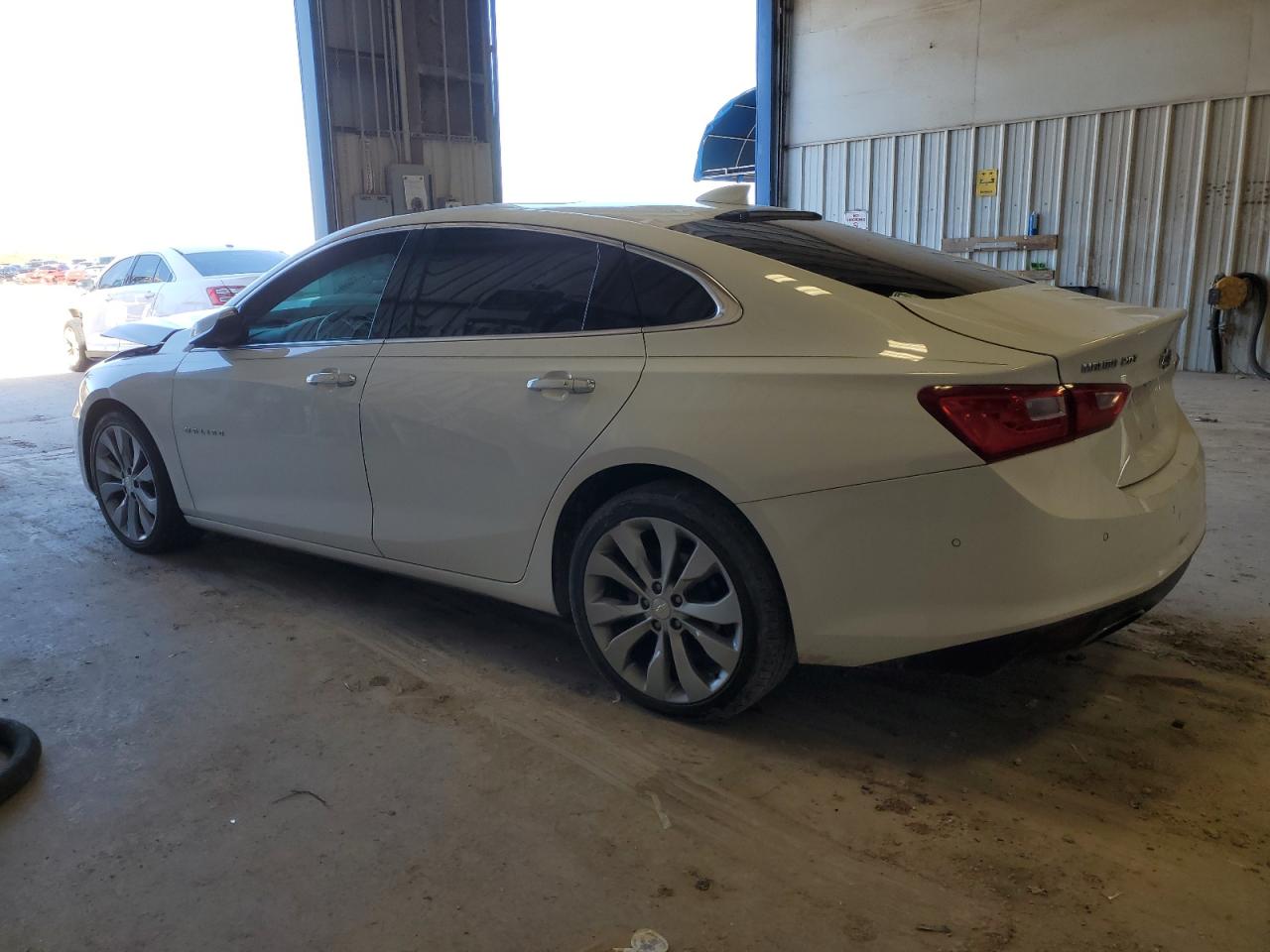 2018 Chevrolet Malibu - Image 2