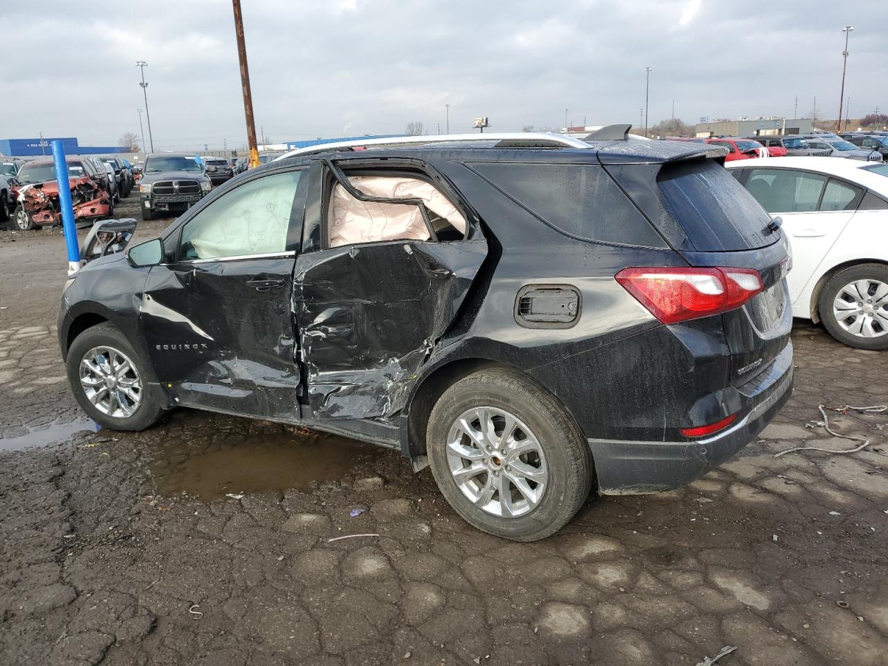 2018 Chevrolet Equinox - Image 2