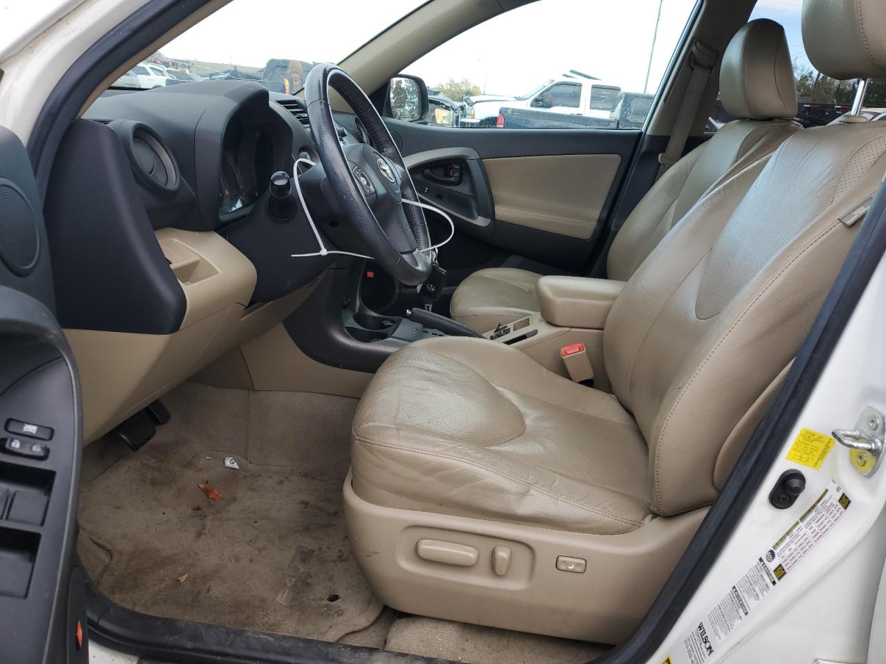 2011 Toyota RAV 4 - Image 7