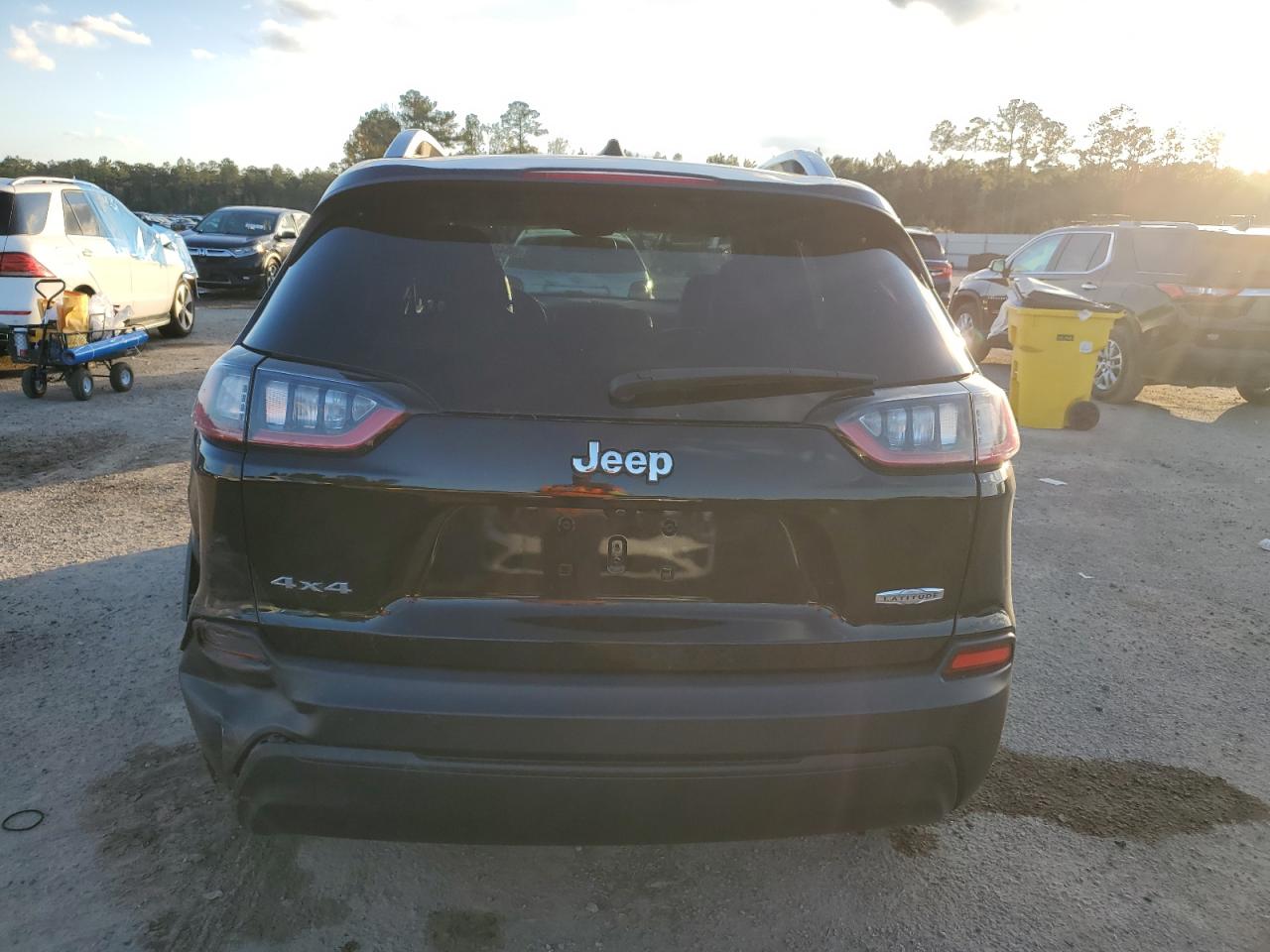 2019 Jeep Cherokee Latitude Plus VIN: 1C4PJMLB8KD198967 Lot: 80421944