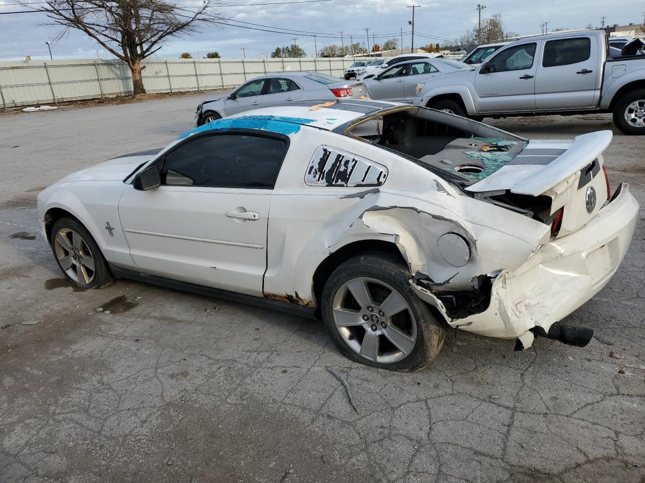 2007 Ford Mustang - Image 2