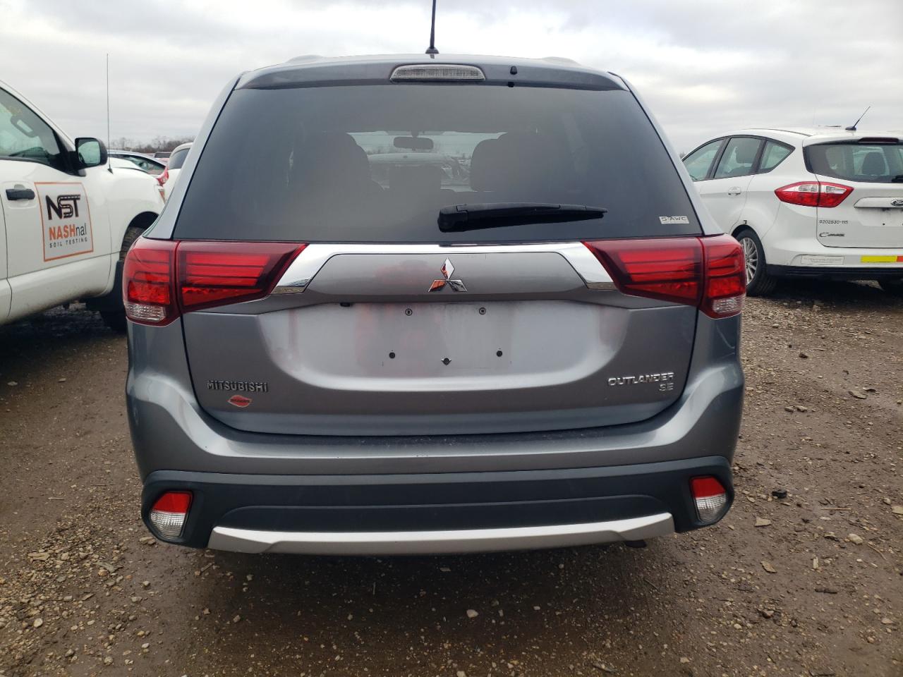 2016 Mitsubishi Outlander - Image 6