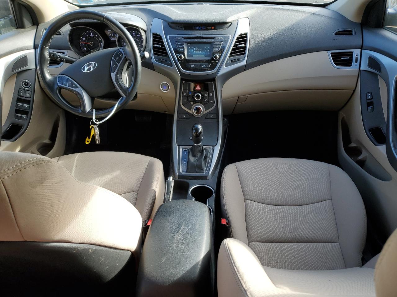 2016 Hyundai Elantra - Image 8