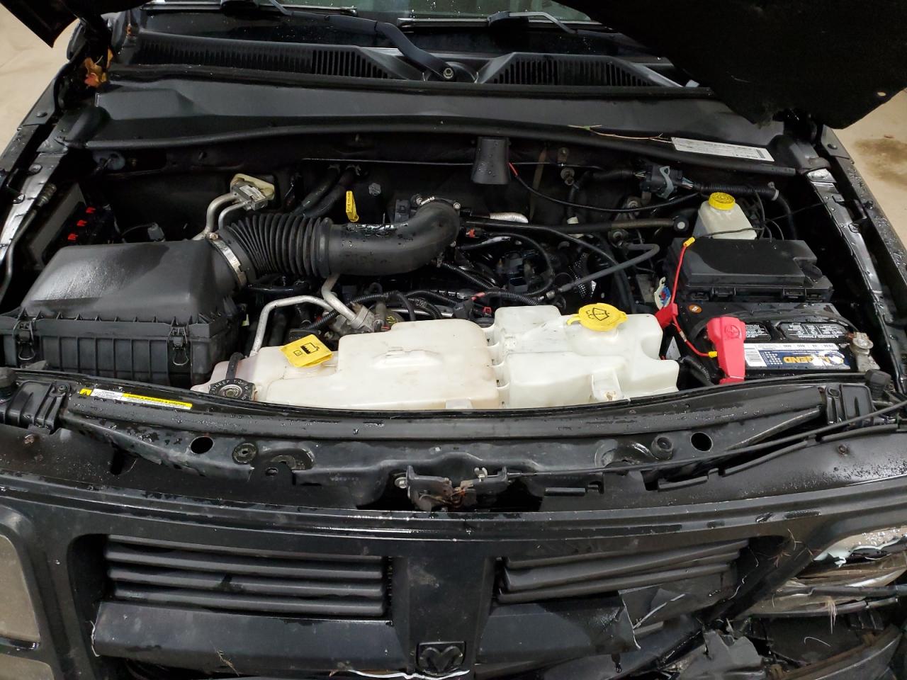 2008 Dodge Nitro - Image 12