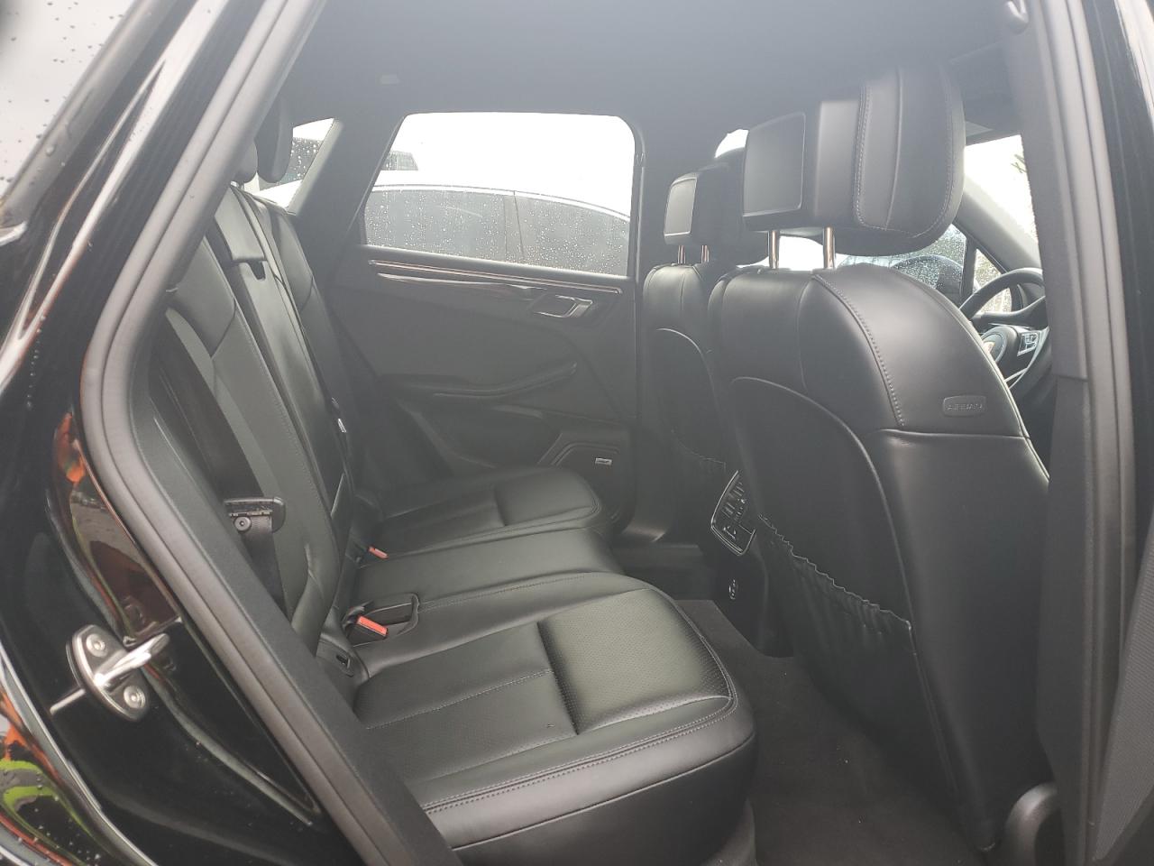 2020 Porsche Macan - Image 11