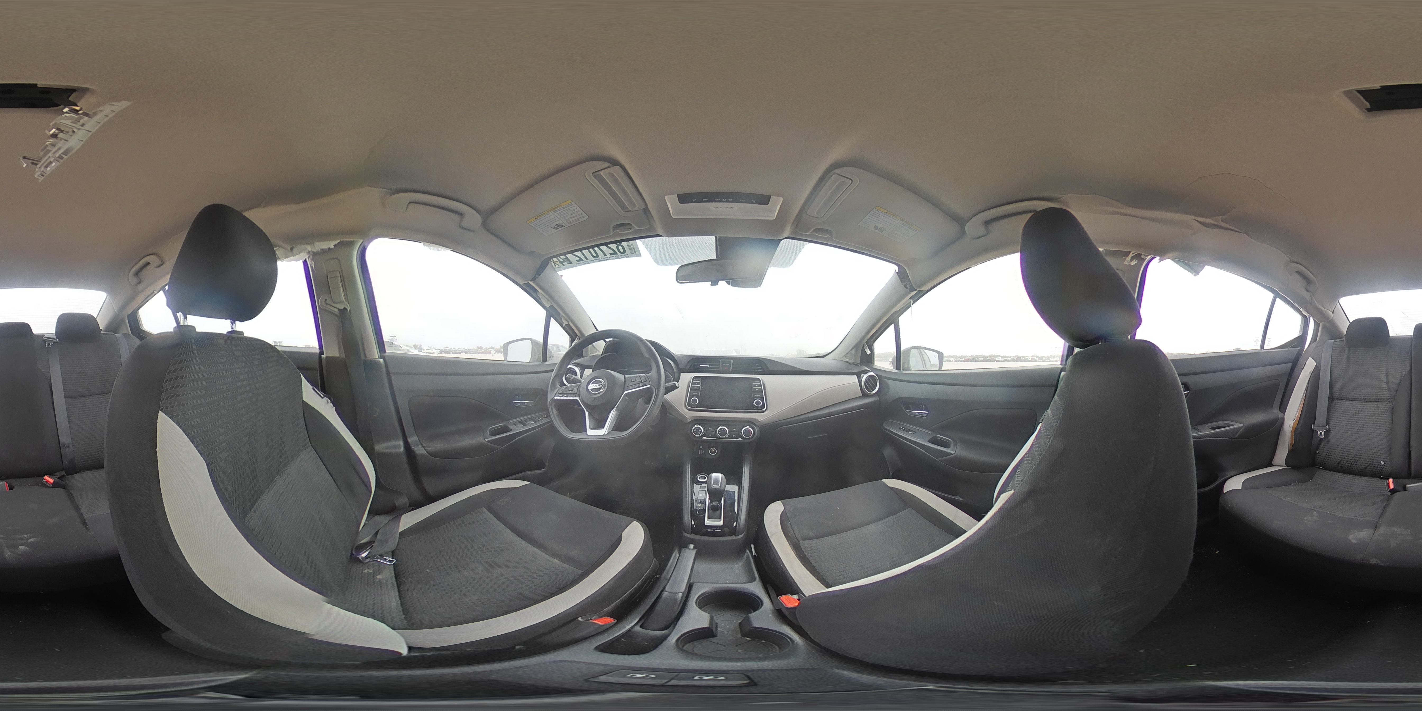 2021 Nissan Versa - Image 13