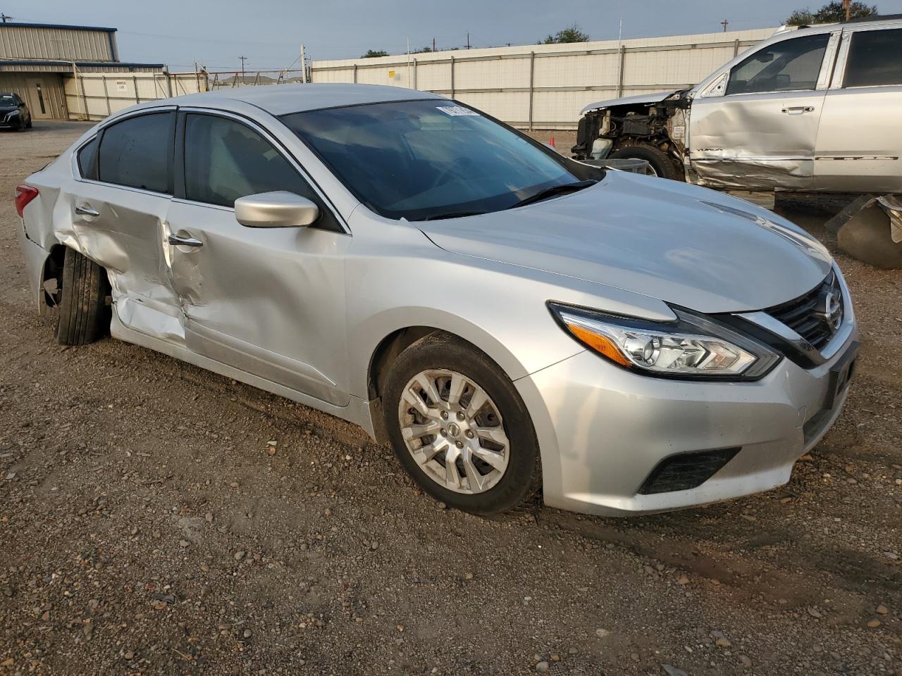 2018 Nissan Altima - Image 4