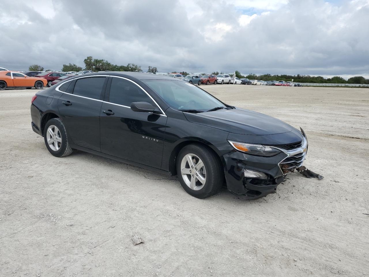 2022 Chevrolet Malibu - Image 4