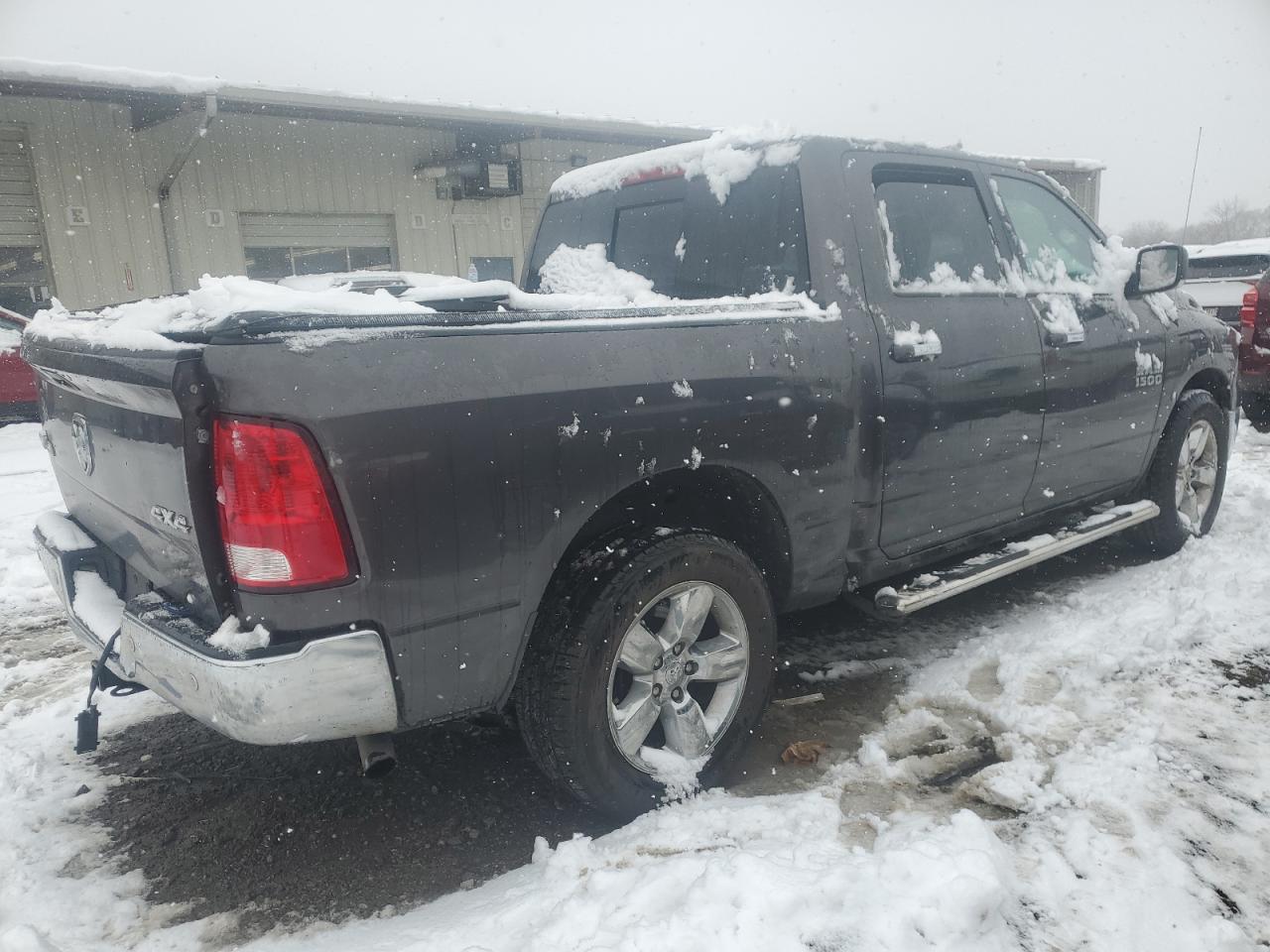 2015 RAM 1500 - Image 3