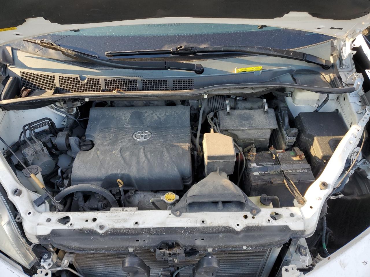 2012 Toyota Sienna - Image 12