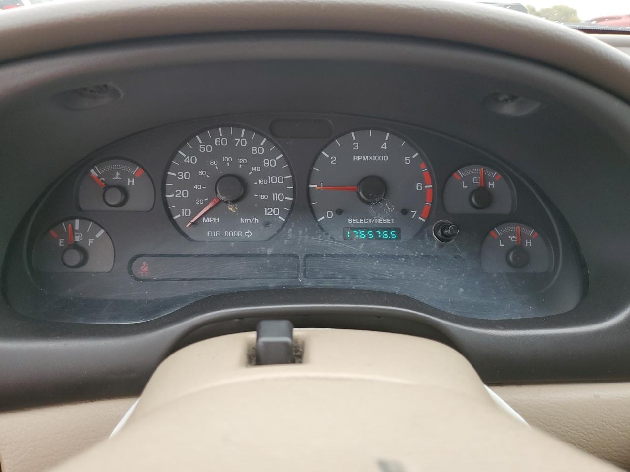 2000 Ford Mustang - Image 9