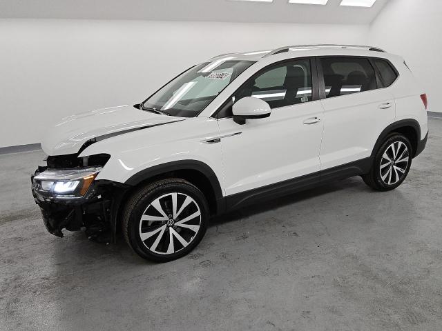 3VVSX7B22RM068047 Volkswagen Taos SE 